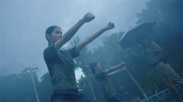 飞越13号房手机版